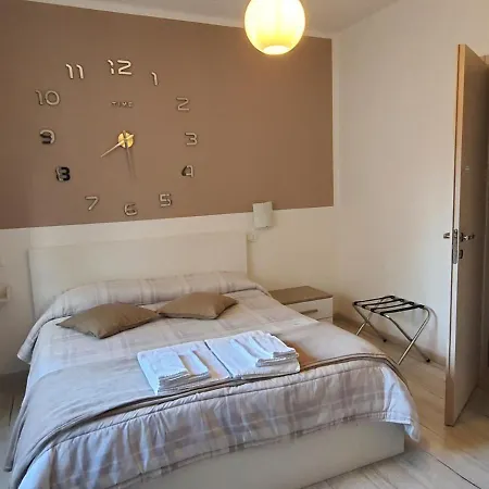 Le Di Sabrina Con Bagno In בית הארחה סרזאנה