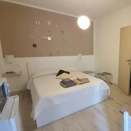 בית הארחה Le Di Sabrina Con Bagno In