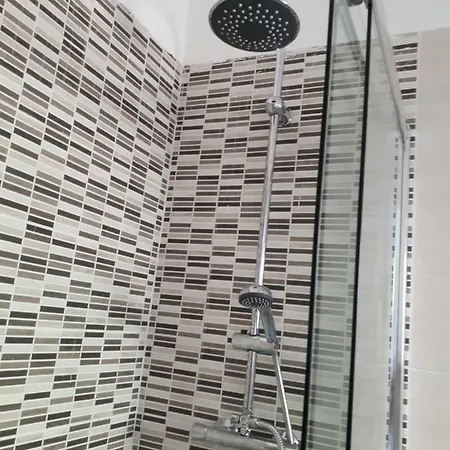 Le Di Sabrina Con Bagno In בית הארחה 3*
