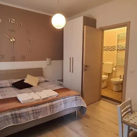 Le Di Sabrina Con Bagno In 3* سارزانا