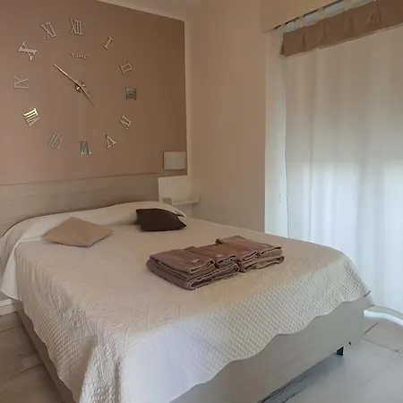 Le Di Sabrina Con Bagno In בית הארחה סרזאנה