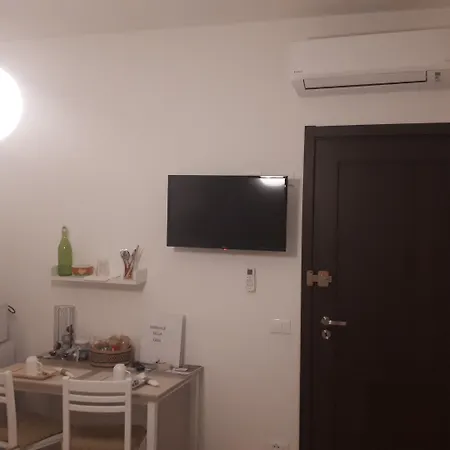 招待所 Le Di Sabrina Con Bagno In 萨尔扎纳