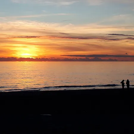 Le Di Sabrina Con Bagno In Pensjonat Sarzana