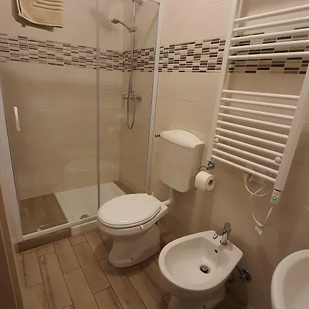 Le Di Sabrina Con Bagno In 3* 萨尔扎纳