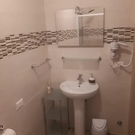 Konukevi Le Di Sabrina Con Bagno In