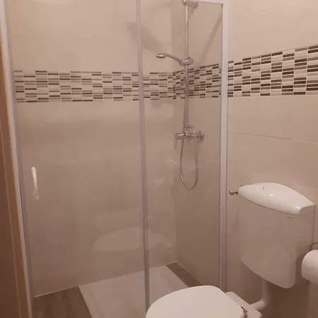 Le Di Sabrina Con Bagno In 3* 萨尔扎纳