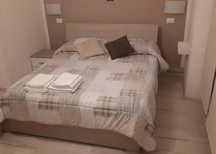 Gæstehus Le Di Sabrina Con Bagno In Sarzana
